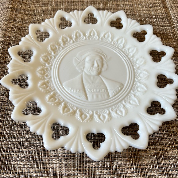 MILK GLASS Display Plate with Lacy Rim - Embossed Columbus - Picture 4 of 5